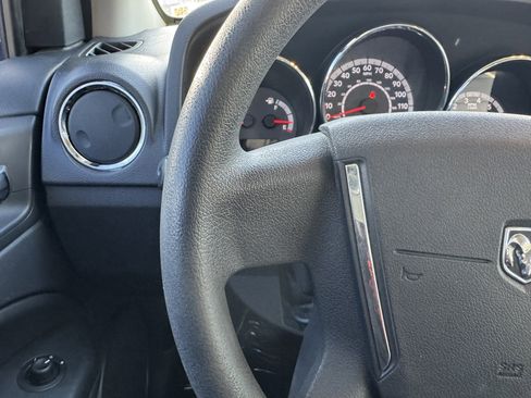 Used 2011 Dodge Caliber Mainstreet image 22