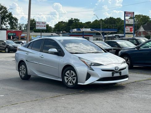 Used 2016 Toyota Prius Two w/ Protection Package FWD image 3
