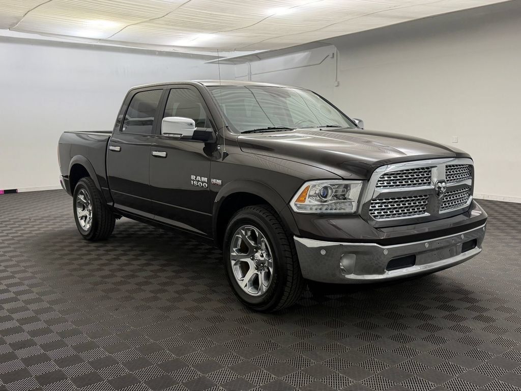 Used 2017 RAM 1500 Laramie w/ Convenience Group AWD/4WD image 7