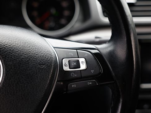 Used 2018 Volkswagen Passat 2.0T SE image 27