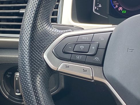 Certified 2022 Volkswagen Atlas Cross Sport SEL R-Line AWD/4WD image 8