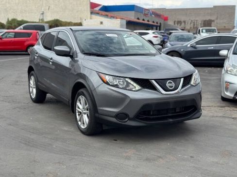 Used 2019 Nissan Rogue Sport S w/ Appearance Package FWD image 1