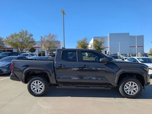 New 2025 Toyota Tacoma SR5 image 3