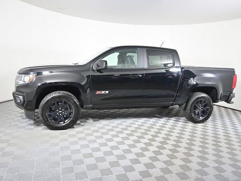 Used 2022 Chevrolet Colorado Z71 w/ Z71 Midnight Edition AWD/4WD image 2