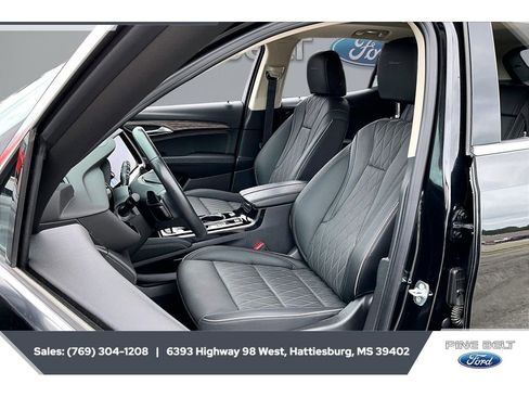 Used 2023 Buick Envision Avenir FWD image 18