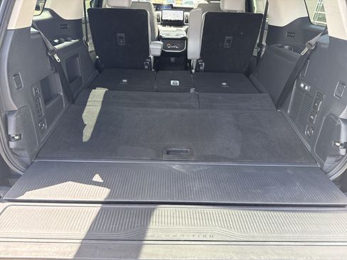 Used 2025 Ford Expedition Active AWD/4WD image 24