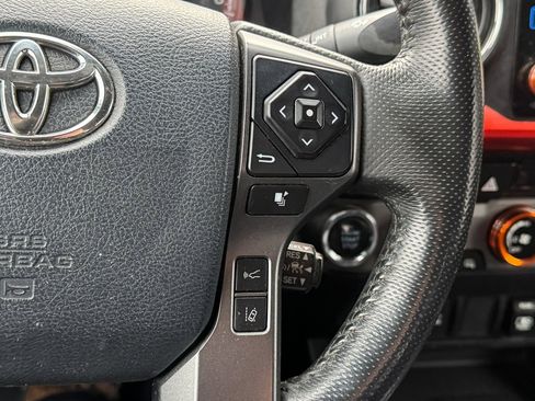 Used 2018 Toyota Tacoma TRD Off-Road image 16