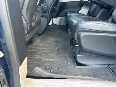 Used 2022 Chrysler Pacifica Touring-L image 24