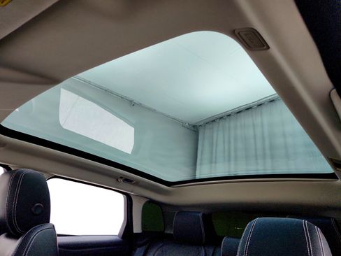 Used 2017 Land Rover Range Rover Evoque HSE image 27