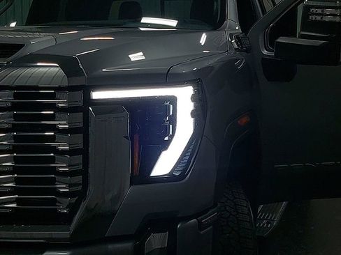 New 2025 GMC Sierra 3500 Denali w/ Denali Reserve Package image 34