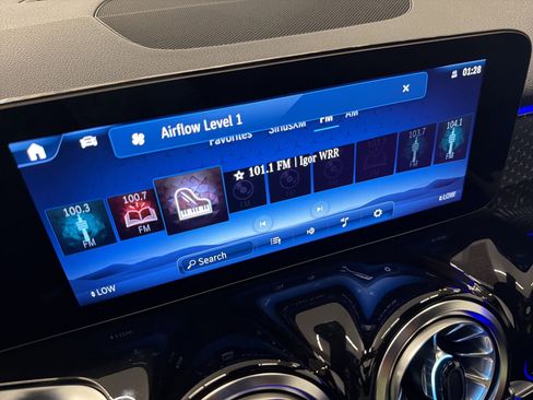 Certified 2024 Mercedes-Benz GLB 250 image 21