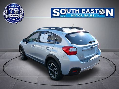Used 2017 Subaru Crosstrek 2.0i Premium w/ Moonroof Package AWD/4WD image 5