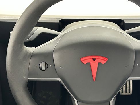 Used 2024 Tesla Model Y Performance image 14