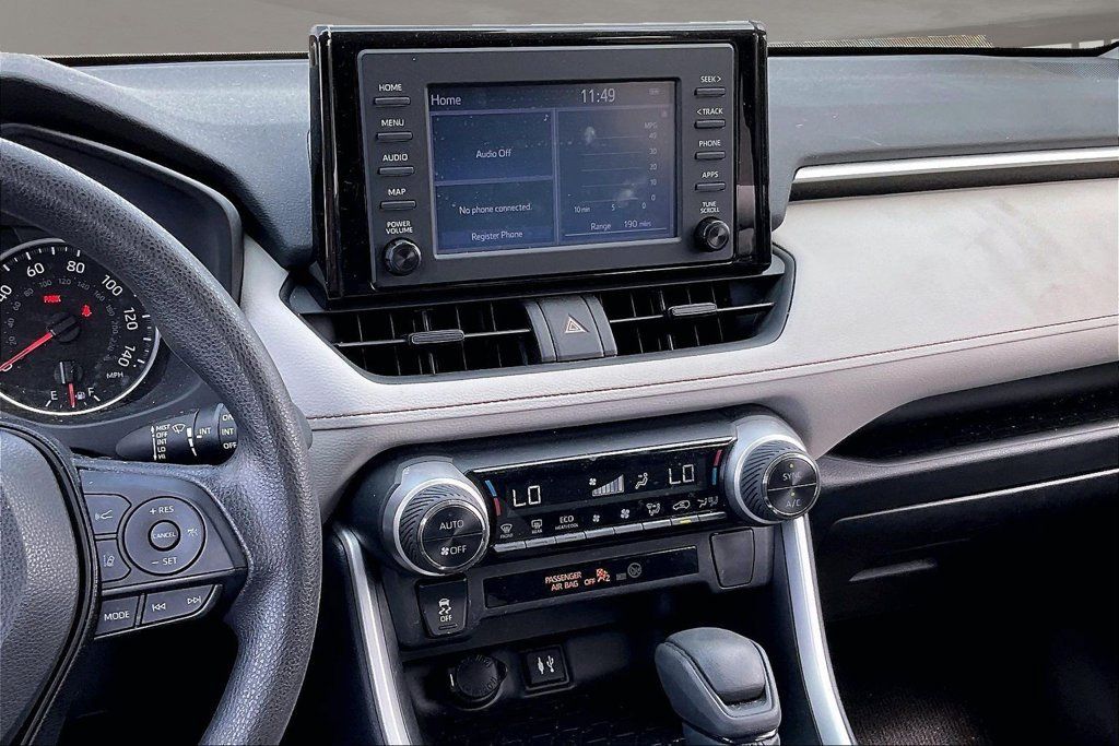 Used 2019 Toyota RAV4 XLE FWD image 9