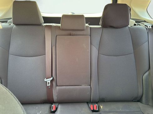 Used 2019 Toyota RAV4 LE AWD/4WD image 18