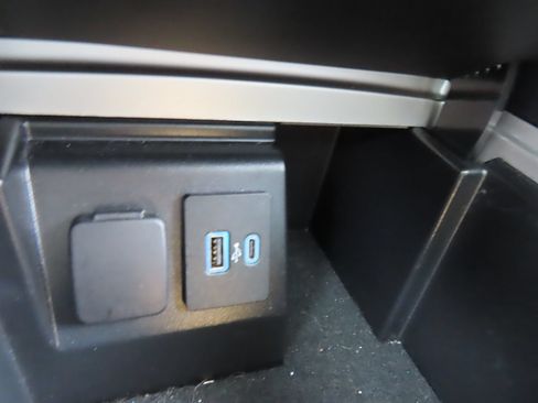 Used 2021 Ford Explorer ST w/ Equipment Group 401A AWD/4WD image 27