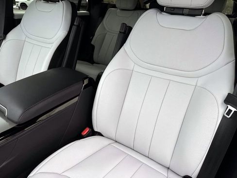 New 2026 Land Rover Range Rover Sport Dynamic SE AWD/4WD image 18