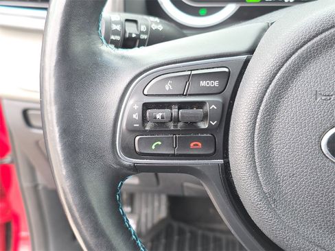 Used 2018 Kia Niro Touring image 26