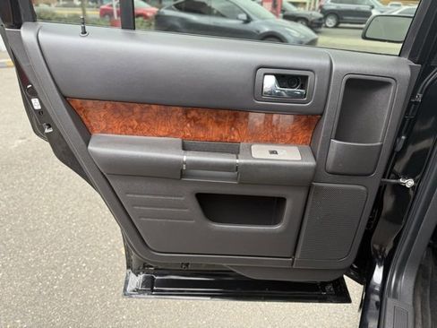 Used 2009 Ford Flex Limited image 16