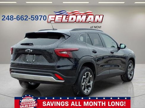 Used 2025 Chevrolet Trax LT w/ Driver Confidence Package image 6