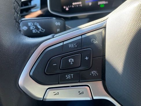 Used 2025 Volkswagen Jetta Sport image 2