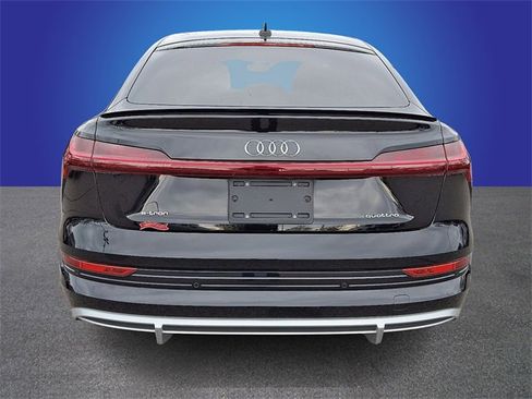 Used 2022 Audi e-tron Premium image 6