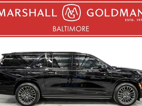 Used 2025 Cadillac Escalade ESV Sport Platinum image 1