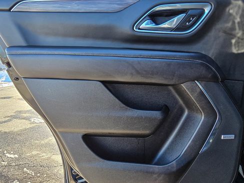 Used 2021 Chevrolet Tahoe Z71 w/ Z71 Off-Road Package image 31