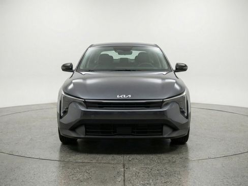 Used 2025 Kia K4 FWD image 2