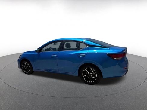 Used 2025 Nissan Sentra SV FWD image 10