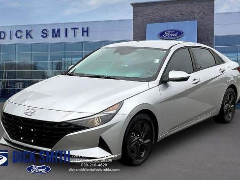 Used 2021 Hyundai Elantra SEL w/ Convenience Package FWD image 1