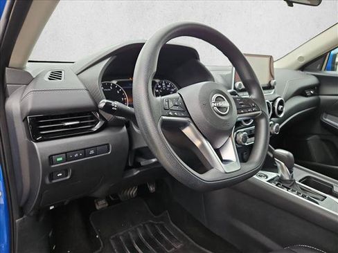 Used 2024 Nissan Sentra SV FWD image 7
