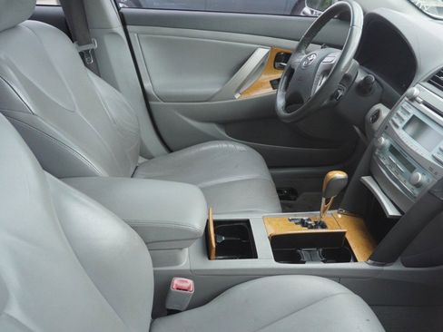 Used 2007 Toyota Camry XLE image 9