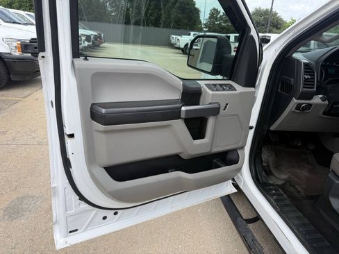 Used 2017 Ford F150 XLT AWD/4WD image 8