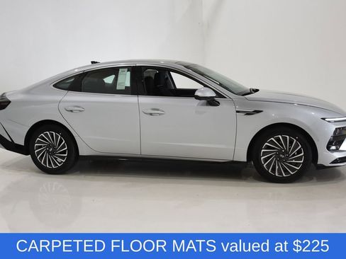 New 2025 Hyundai Sonata Limited image 3