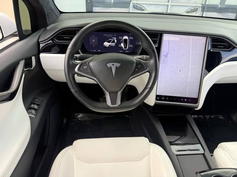 Used 2020 Tesla Model X Long Range AWD/4WD image 14