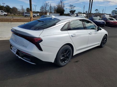 New 2025 Kia K5 LXS image 4
