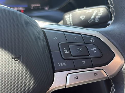 Used 2024 Volkswagen Taos SE image 16