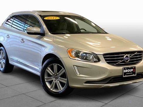 Used 2017 Volvo XC60 T5 Inscription w/ Preferred Option Package image 2