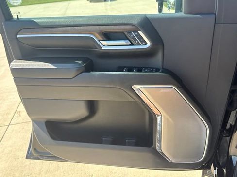 Used 2024 Chevrolet Silverado 2500 High Country w/ Technology Package AWD/4WD image 18