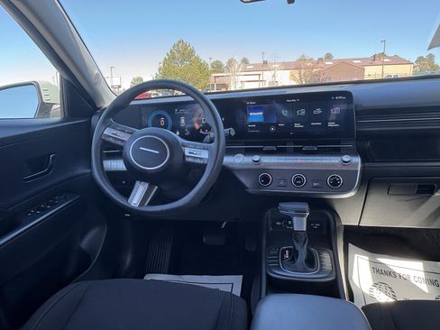 Used 2025 Hyundai Kona SE image 13