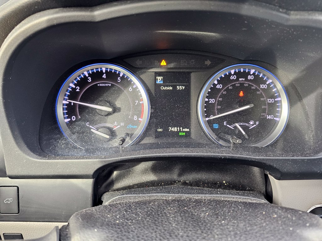 Used 2019 Toyota Highlander XLE AWD/4WD image 14