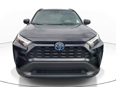 Used 2023 Toyota RAV4 LE AWD/4WD image 2