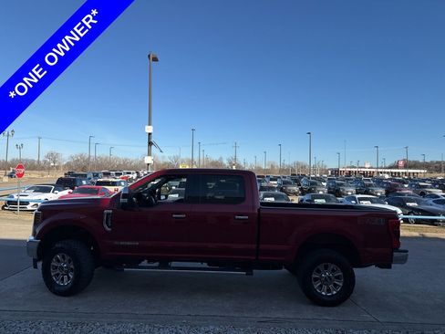 Used 2019 Ford F250 XLT w/ XLT Premium Package image 3