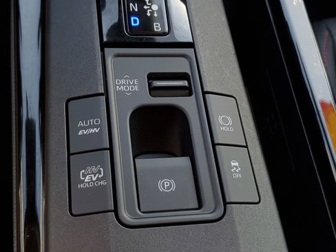 Used 2024 Toyota Prius Prime Premium image 28