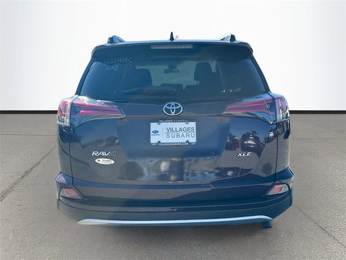 Used 2018 Toyota RAV4 XLE image 6