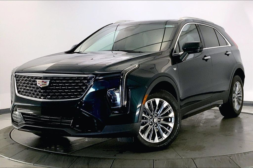 Used 2024 Cadillac XT4 Premium Luxury w/ Cold Weather Package FWD image 11