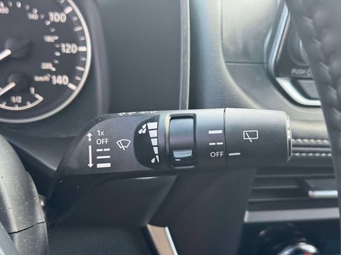 Used 2025 Nissan Rogue SV FWD image 23