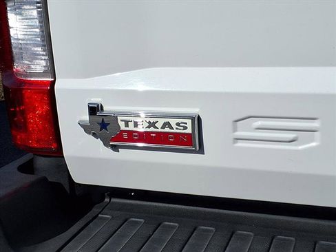 Used 2017 Ford F250 XLT w/ XLT Value Package image 2