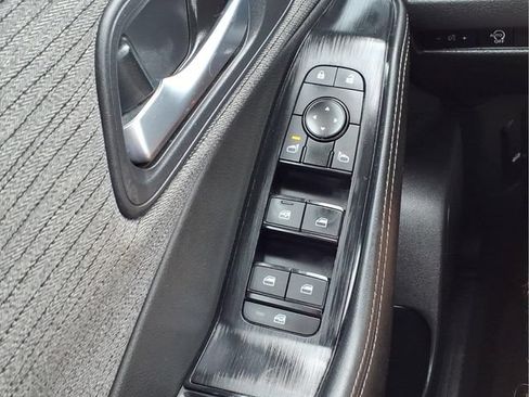 Used 2023 Nissan Rogue SV AWD/4WD image 25